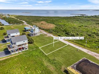 1009 Brighton Jones Boulevard, Gilchrist, TX 77617