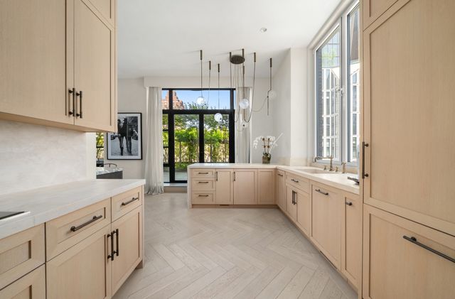 43 W 64TH Street PH10B, New York City, NY 10023