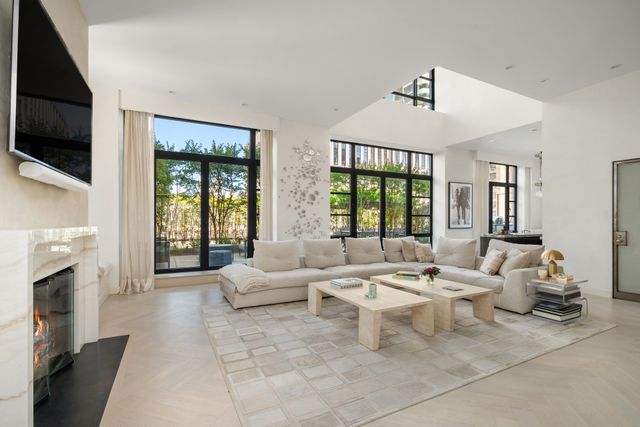 43 W 64TH Street PH10B, New York City, NY 10023