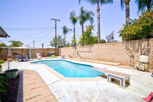 1140 N Belden, Rialto, CA 92376