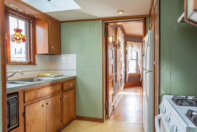 445 Madison St, Fall River, MA 02720