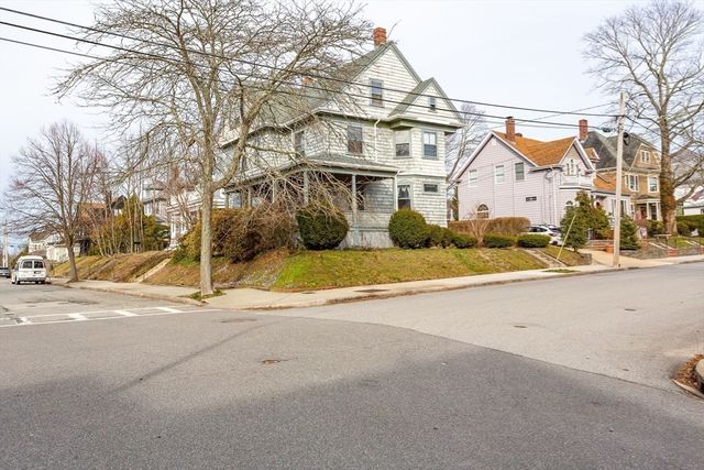 445 Madison St, Fall River, MA 02720