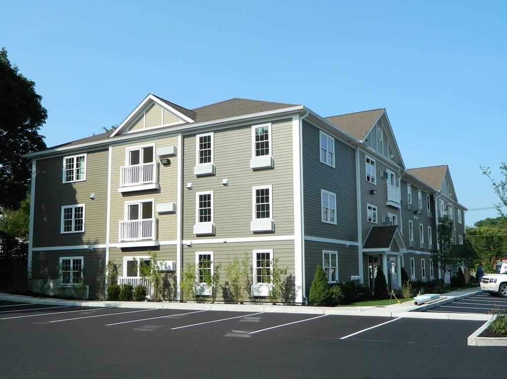 205 Elm St 301, Quincy, MA 02169