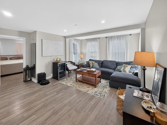 2 North St 1, Haverhill, MA 01830
