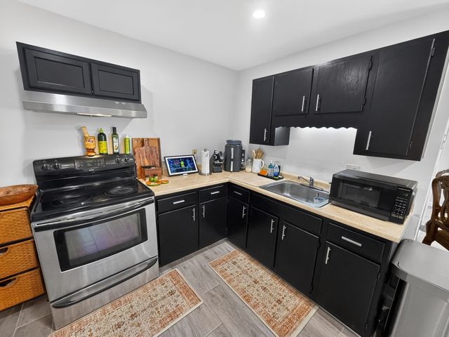 2 North St 1, Haverhill, MA 01830