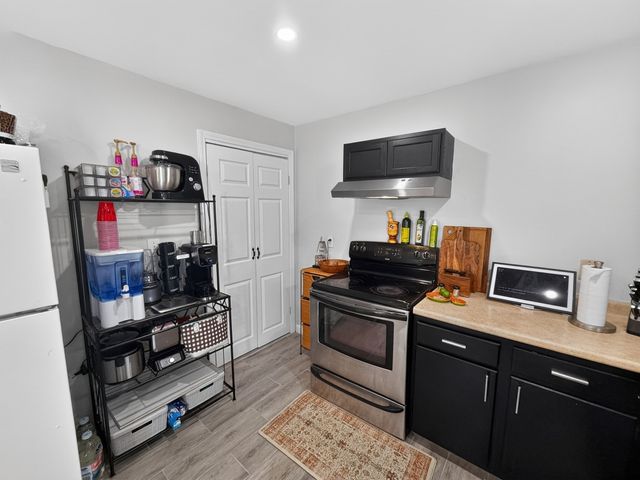 2 North St 1, Haverhill, MA 01830