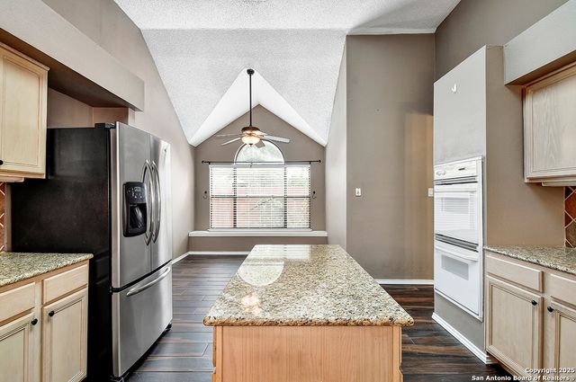 9479 Camino Venado, Helotes, TX 78023