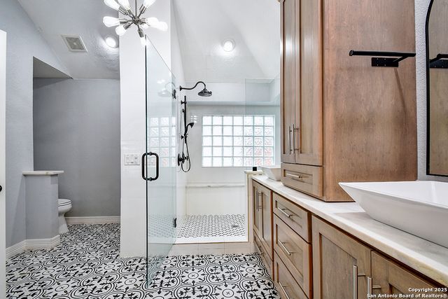 9479 Camino Venado, Helotes, TX 78023