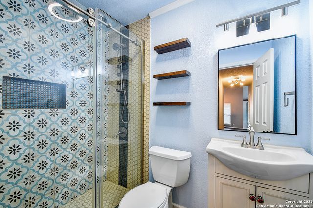 9479 Camino Venado, Helotes, TX 78023