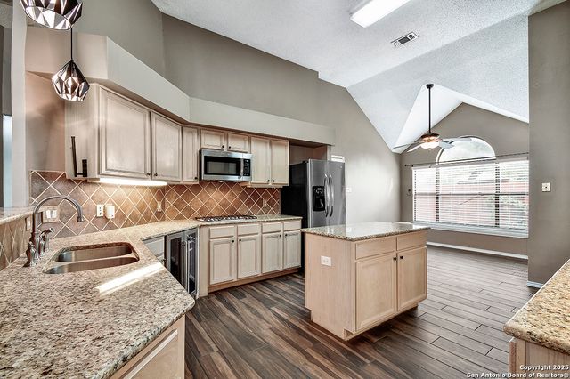 9479 Camino Venado, Helotes, TX 78023