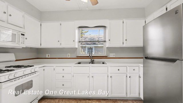 1108 Marchand Street, Bay City, MI 48706