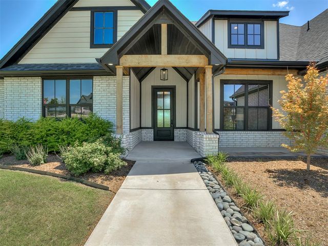 13931 Mossy Stone Way, Edmond, OK 73025