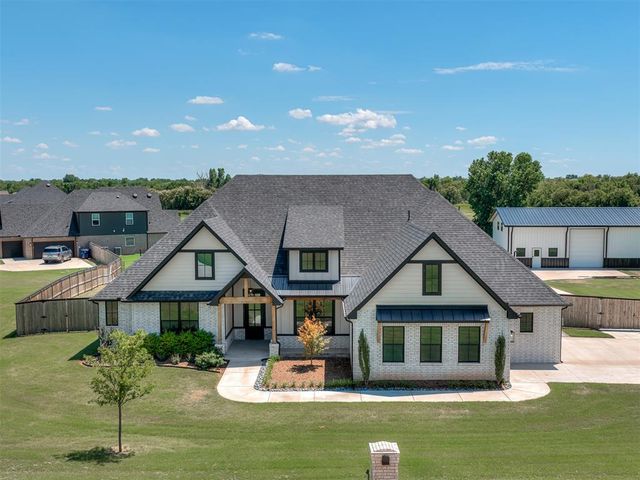 13931 Mossy Stone Way, Edmond, OK 73025