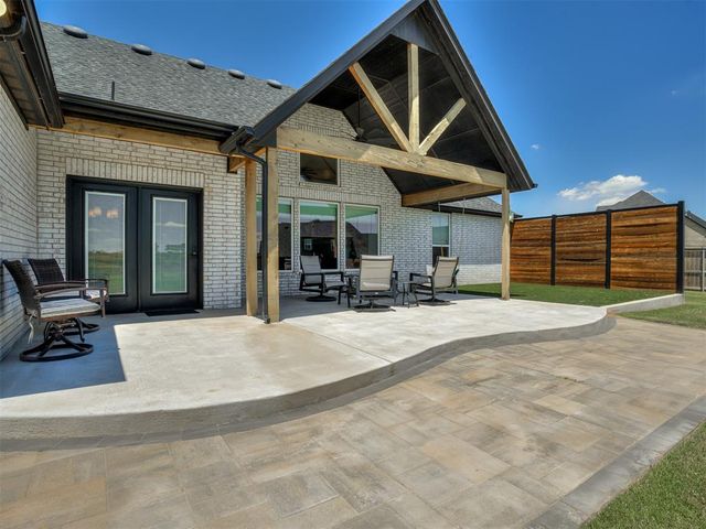 13931 Mossy Stone Way, Edmond, OK 73025