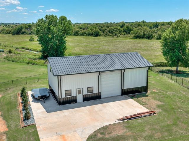 13931 Mossy Stone Way, Edmond, OK 73025