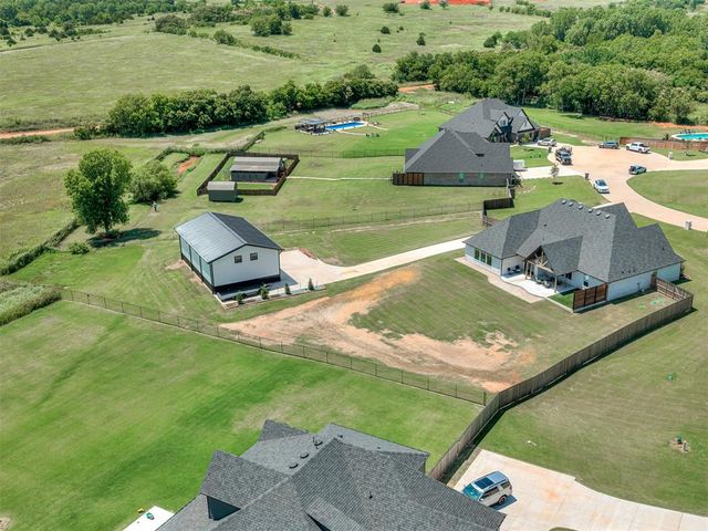 13931 Mossy Stone Way, Edmond, OK 73025