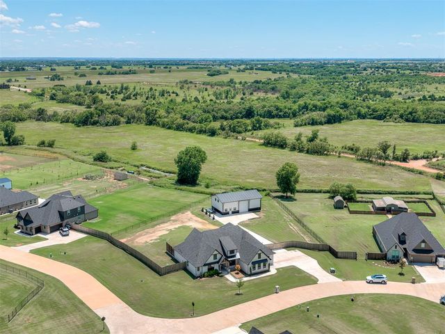 13931 Mossy Stone Way, Edmond, OK 73025
