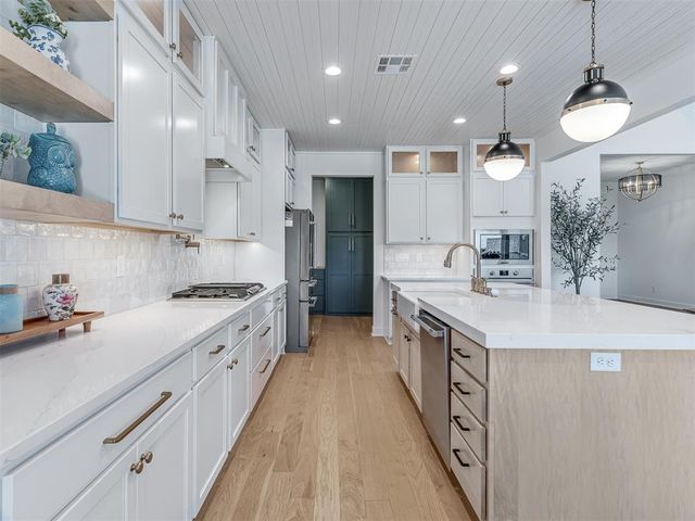13931 Mossy Stone Way, Edmond, OK 73025