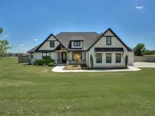 13931 Mossy Stone Way, Edmond, OK 73025
