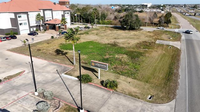 860 S Highway 35 ByPass, Alvin, TX 77511