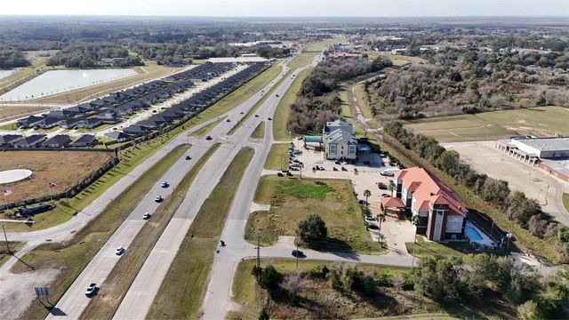860 S Highway 35 ByPass, Alvin, TX 77511