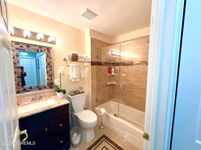 16 Round Valley Court, Lakewood, NJ 08701