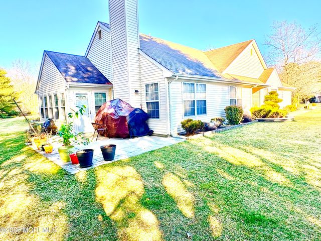 16 Round Valley Court, Lakewood, NJ 08701