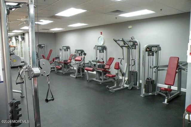 16 Round Valley Court, Lakewood, NJ 08701