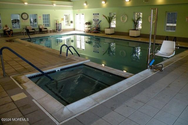 16 Round Valley Court, Lakewood, NJ 08701