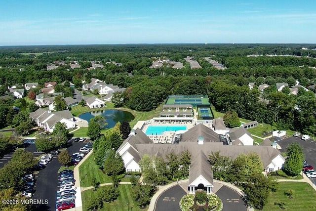 16 Round Valley Court, Lakewood, NJ 08701