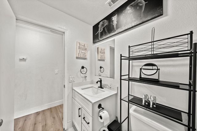 4400 79th St, Sacramento, CA 95820