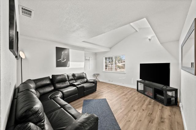 4400 79th St, Sacramento, CA 95820