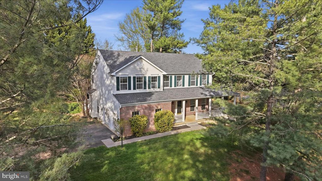 17550 DEAVERS CT, Hamilton, VA 20158