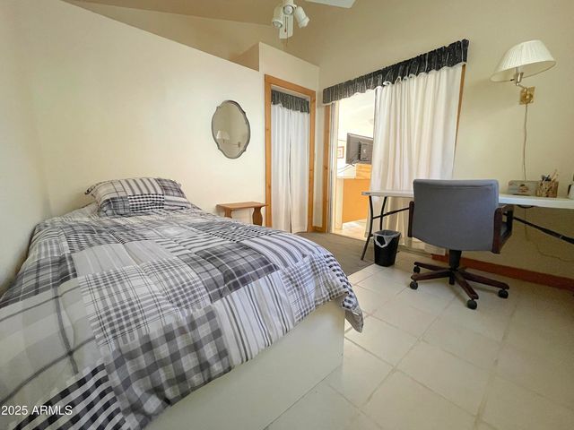 68 E DONNA Drive, Queen Valley, AZ 85118