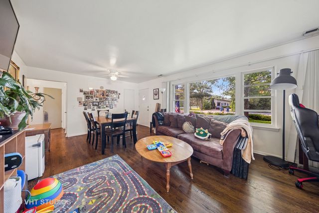 901 E Krage Drive, Addison, IL 60101