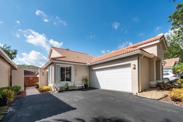 10124 NW 3rd Court, Plantation, FL 33324