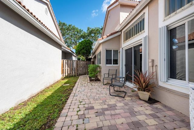 10124 NW 3rd Court, Plantation, FL 33324