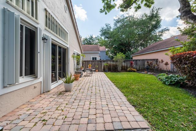 10124 NW 3rd Court, Plantation, FL 33324