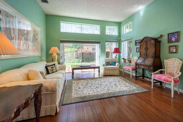 10124 NW 3rd Court, Plantation, FL 33324