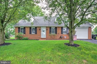 109 CIERA DR, Lititz, PA 17543