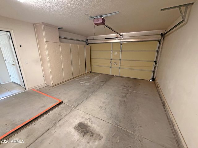 6877 S OAKMONT Drive, Chandler, AZ 85249
