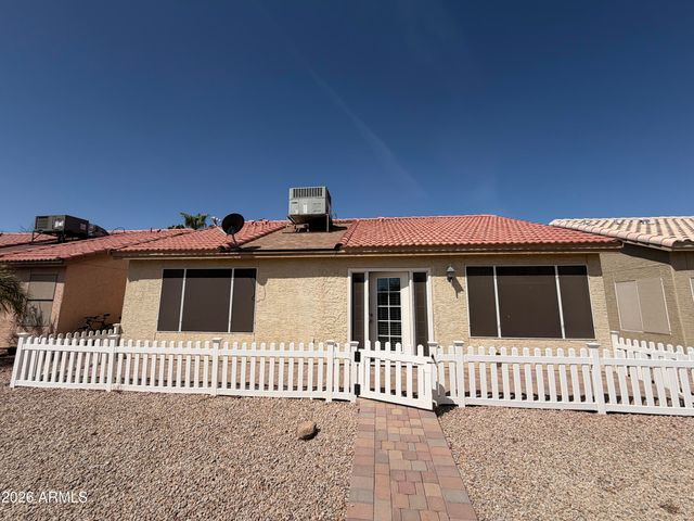 6877 S OAKMONT Drive, Chandler, AZ 85249
