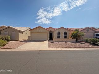 6877 S OAKMONT Drive, Chandler, AZ 85249