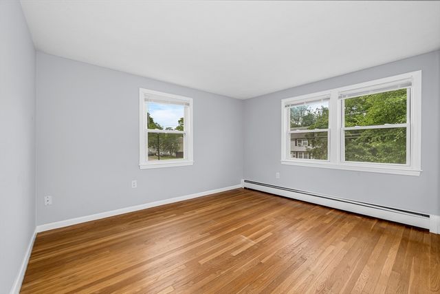 62 Hollis St 62, Lowell, MA 01852