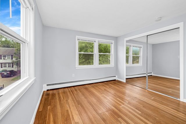 62 Hollis St 62, Lowell, MA 01852