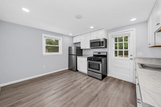 62 Hollis St 62, Lowell, MA 01852