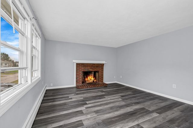 62 Hollis St 62, Lowell, MA 01852