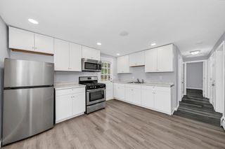 62 Hollis St 62, Lowell, MA 01852