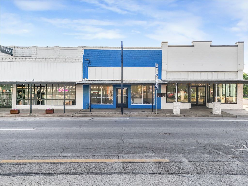 204 S Main Street, Cleburne, TX 76033