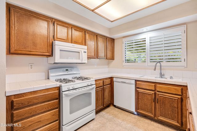 2859 W Avenue J9, Lancaster, CA 93536
